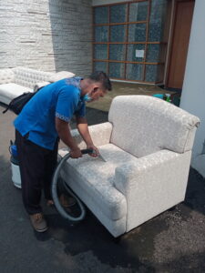 Cuci sofa